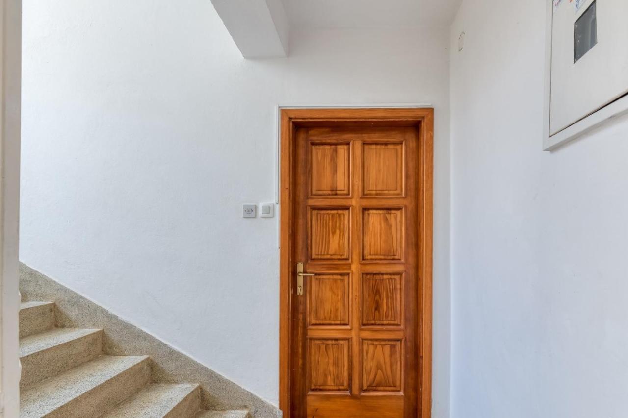 Apartment Gaby With Balcony Porec Bagian luar foto